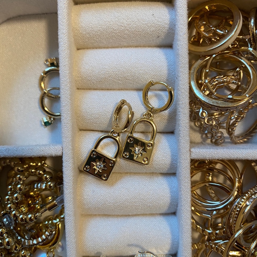 GOLD EARRINGS